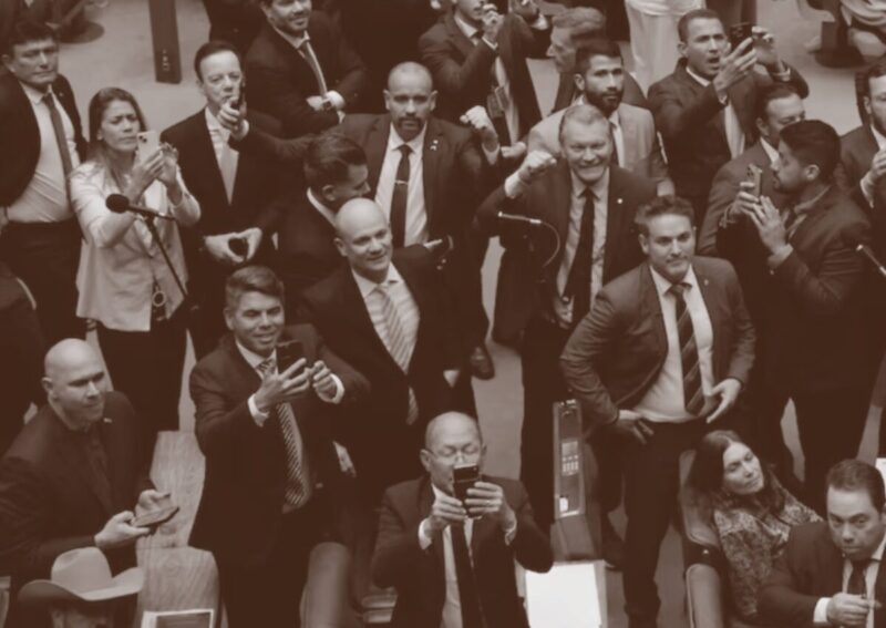 Moraes anulou votação que salvou Zambelli.